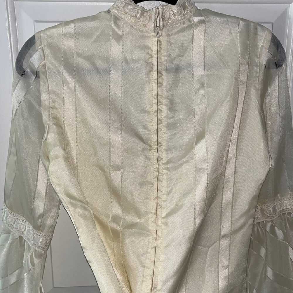 Vintage circa 1972 cream blouse - image 3