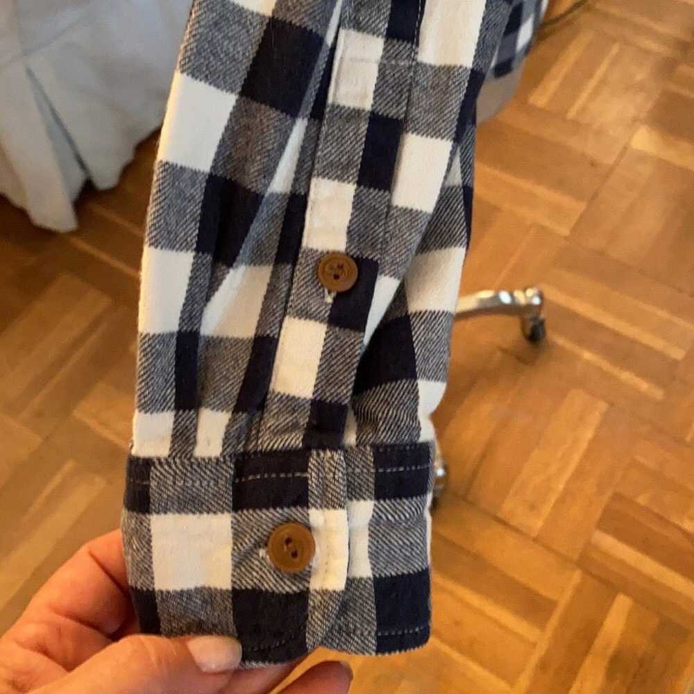 Vintage Old Navy fab flannel with top pockets - image 3