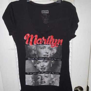 Marilyn Monroe v neck shirt