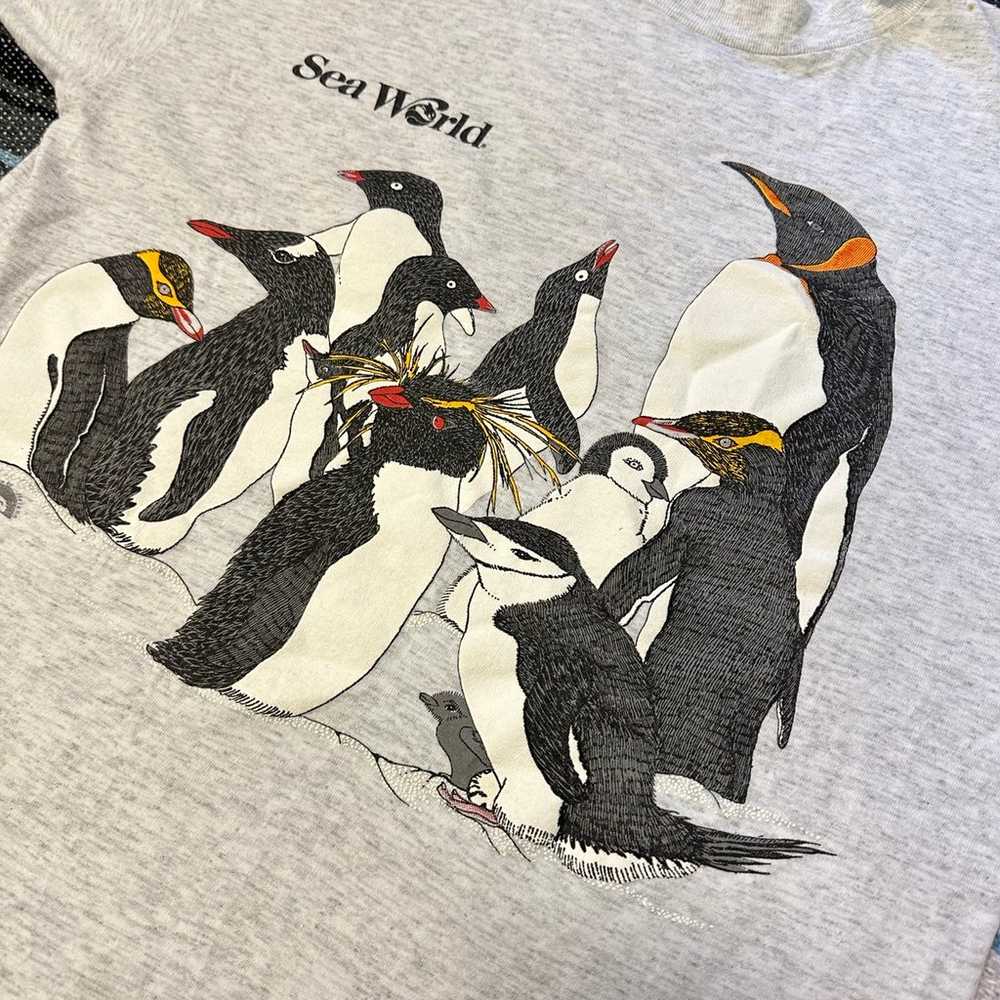 Vintage 90’s Sea World Penguin Tee - image 2