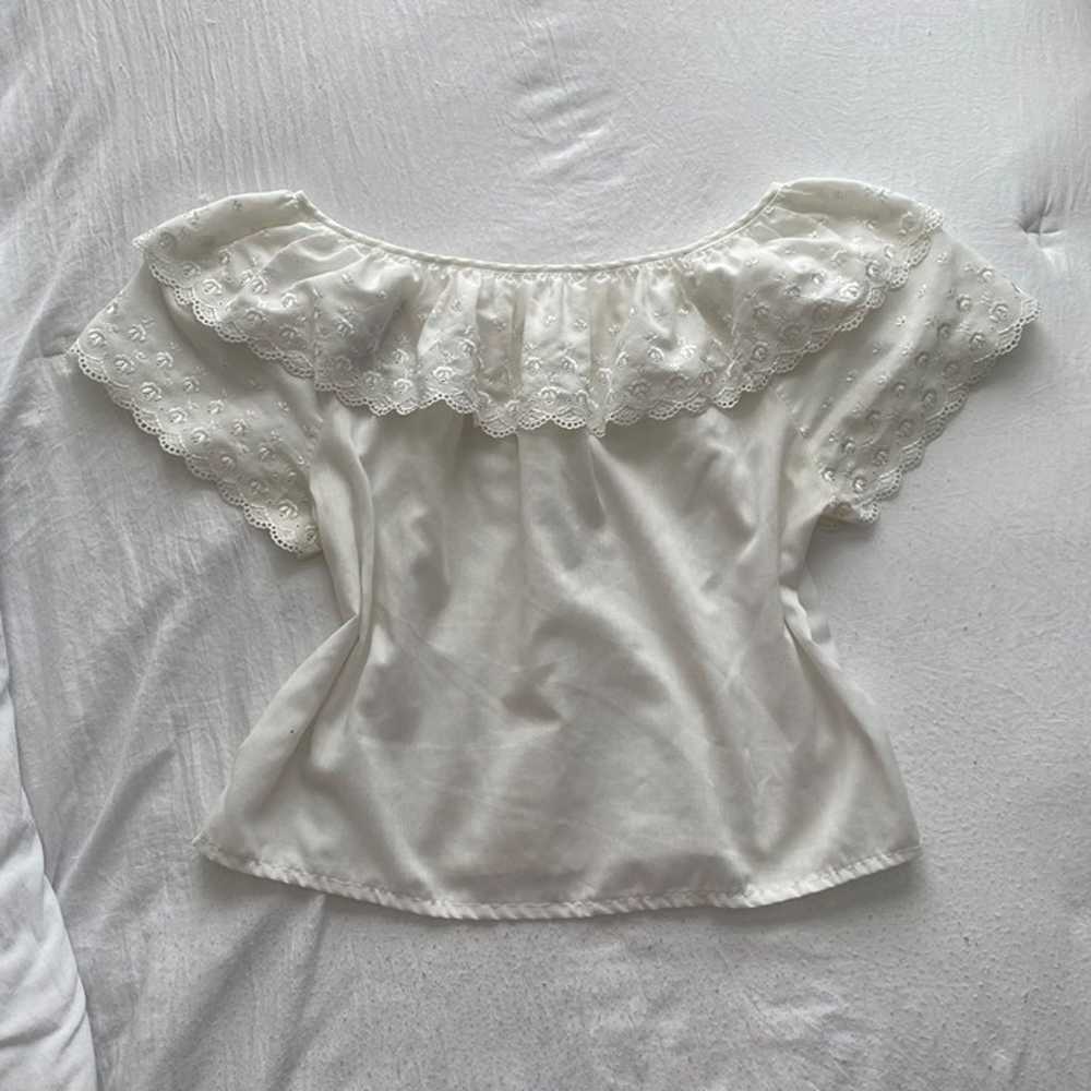 vintage white cottage top - image 2