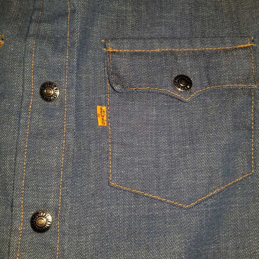 Vintage 1960s Levi's button down women's shirt sz… - image 3