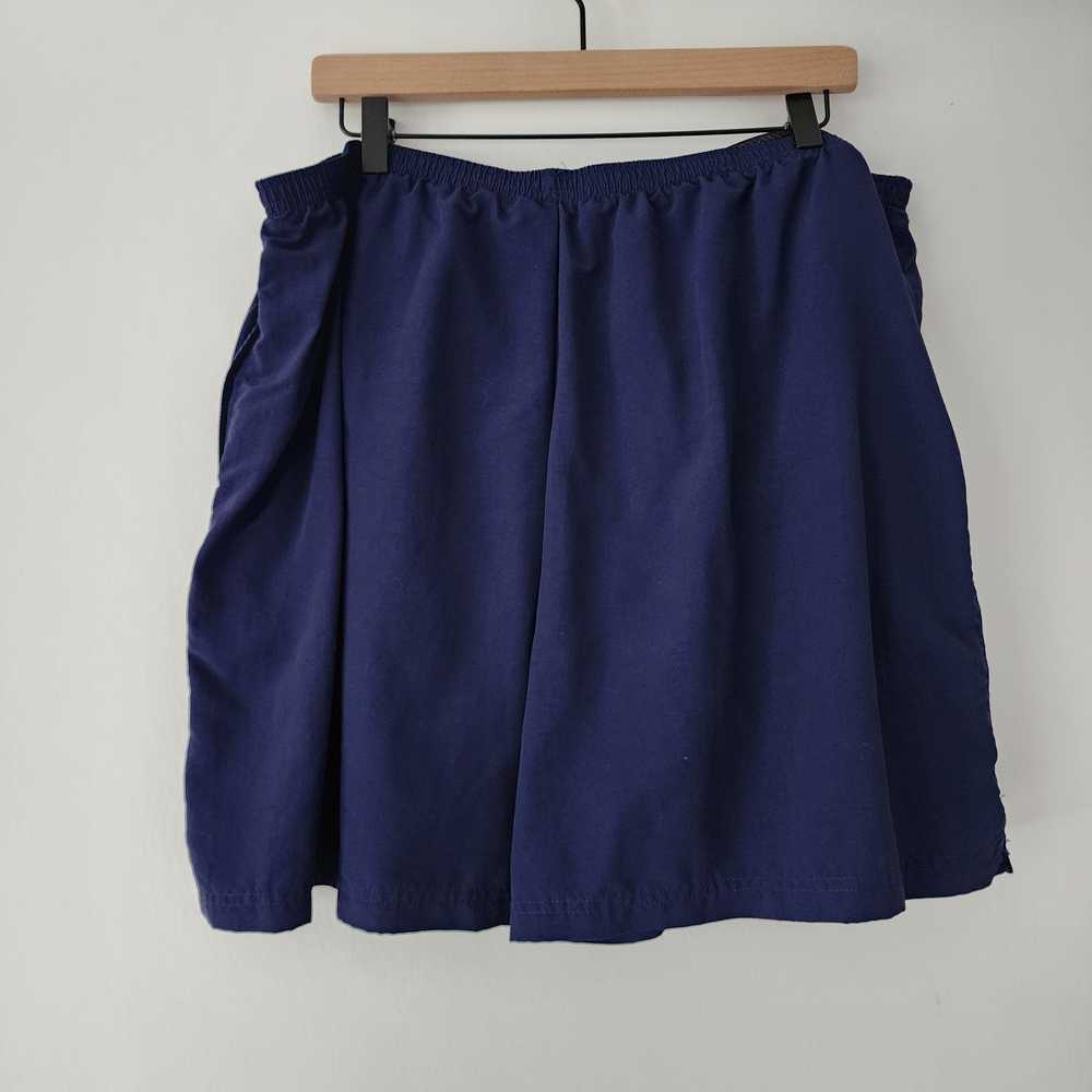 L L Bean blue nylon lined elastic waist shorts hi… - image 3