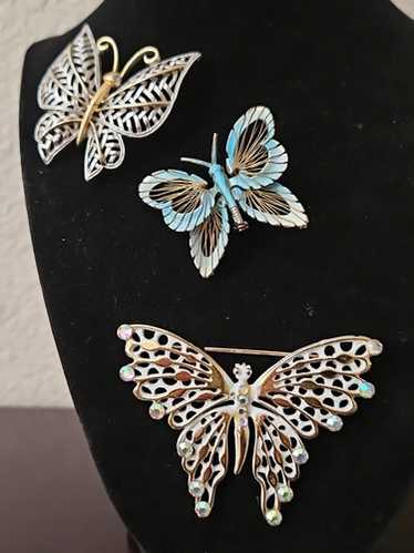Vintage　AVON　butterfly rhinestone　brooch Vintage Avon Rhinestone Butterfly Brooch Pin by Nina Ricci