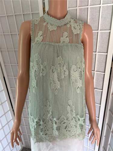 Women's Xhilaration Medium  Light Green Lacey Halt