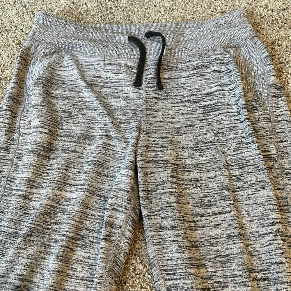 ATHLETA Cropped Space Dye Joggers, Size Medium, E… - image 2