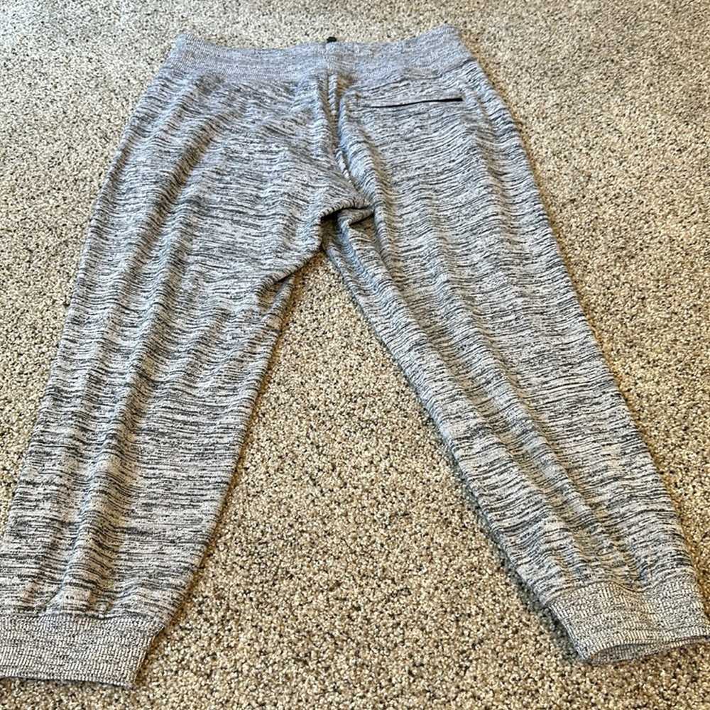 ATHLETA Cropped Space Dye Joggers, Size Medium, E… - image 5