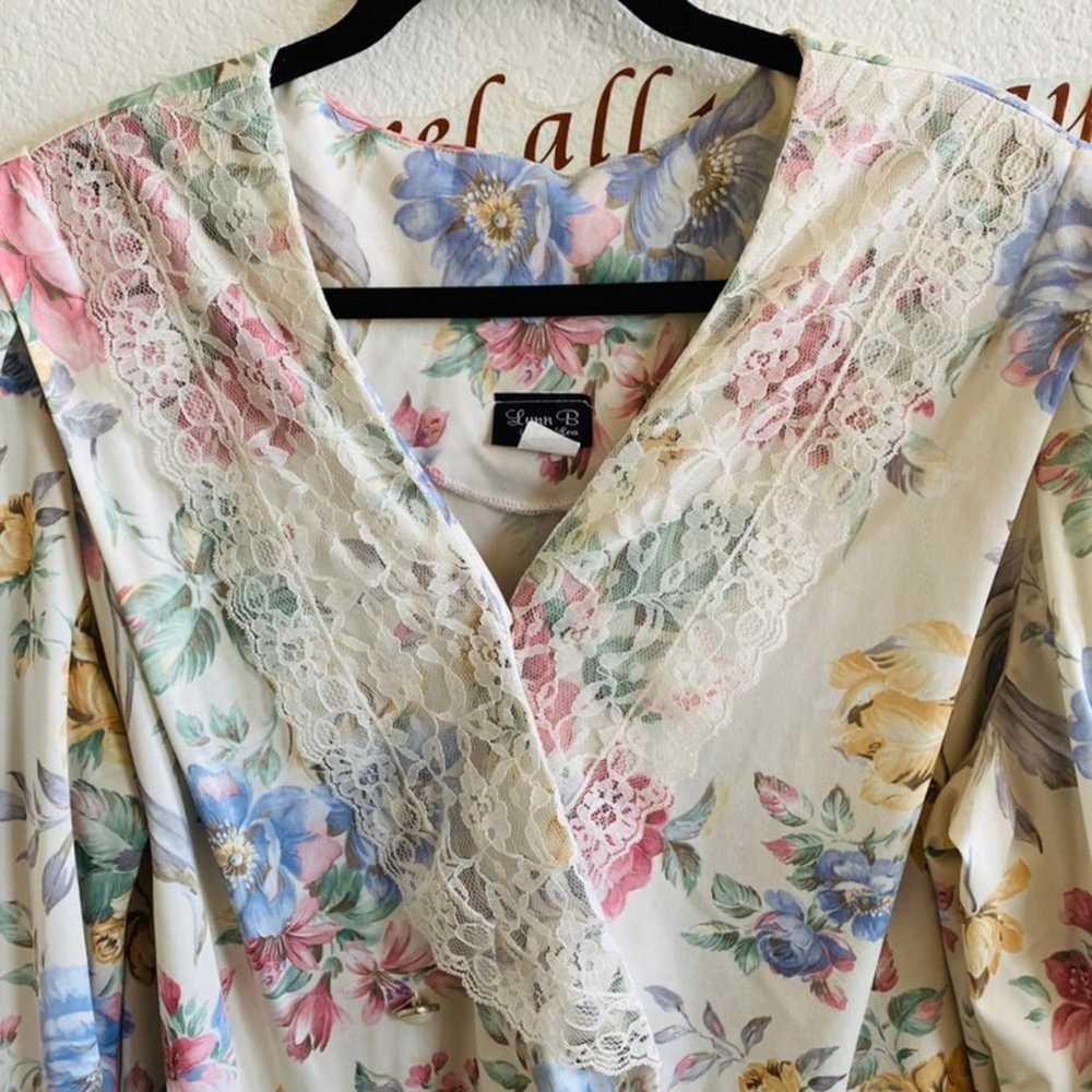 Lynn B Vintage Floral Button Up Blouse - image 3