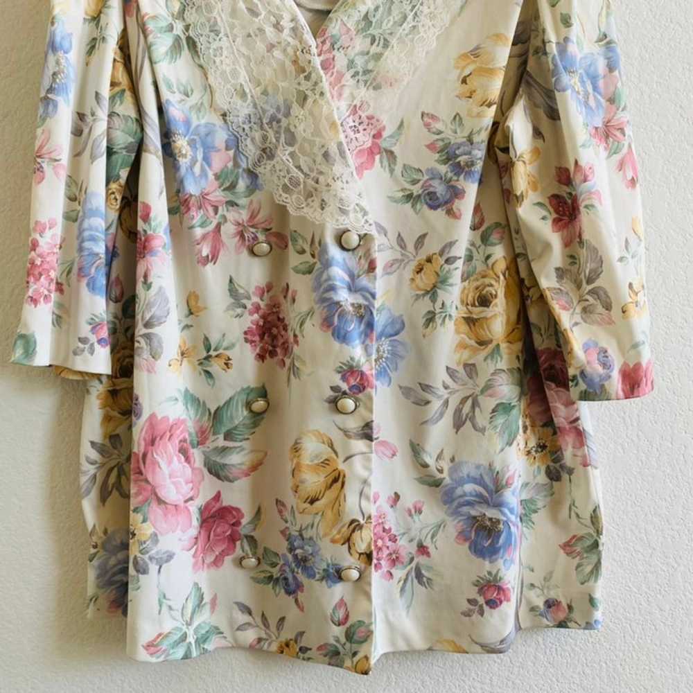 Lynn B Vintage Floral Button Up Blouse - image 4