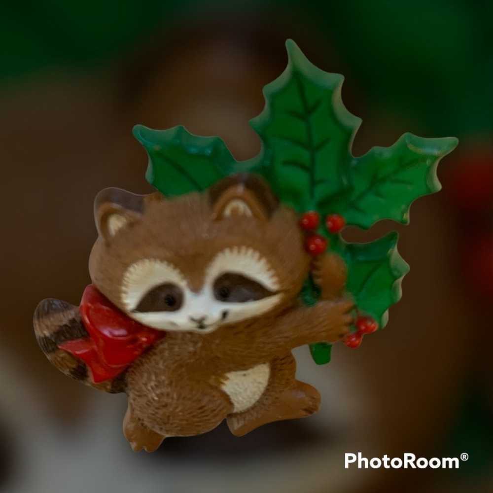 Vintage 1986 Hallmark Christmas Raccoon Pin - image 2