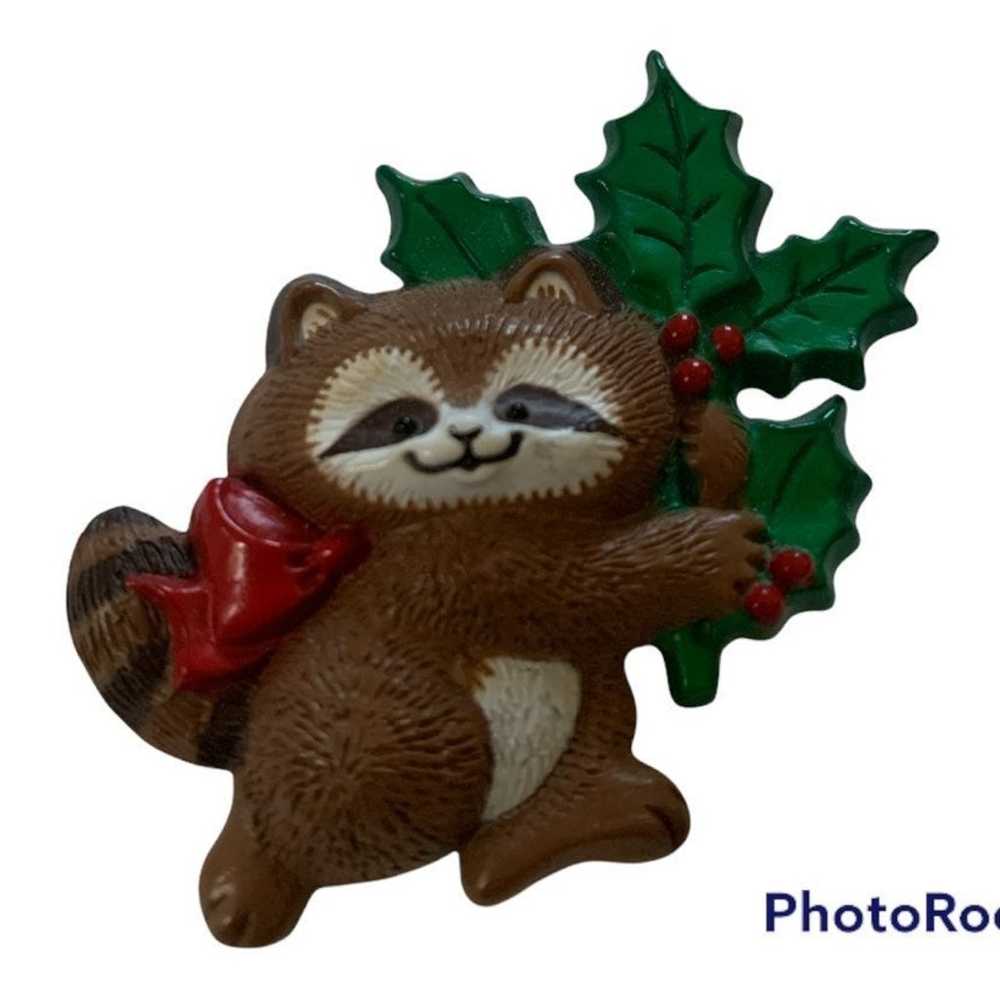 Vintage 1986 Hallmark Christmas Raccoon Pin - image 3