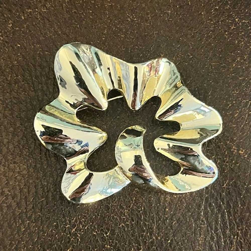 Vintage Gerrys Signed Silver Tone Ribbon Flower S… - image 1