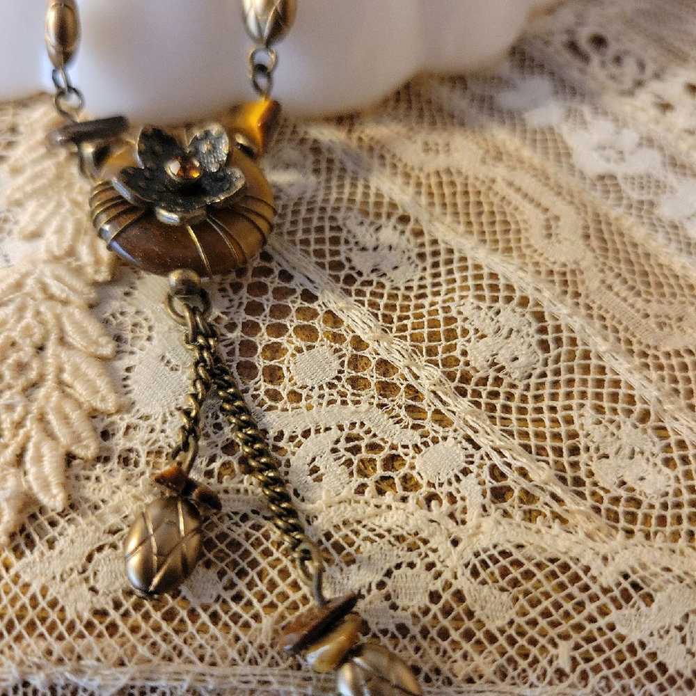 New Vintage Avon 2007 Tiger's Eye Medallion Neckl… - image 3