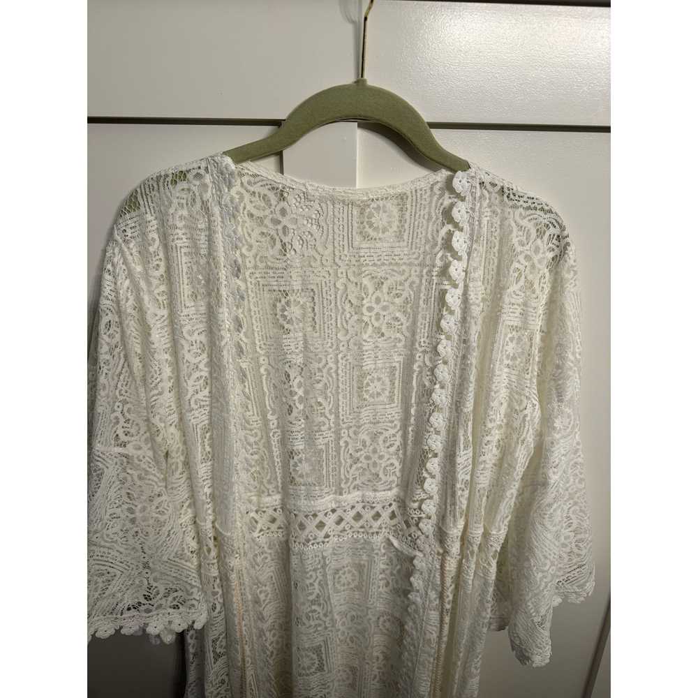 White Geometric Crochet Longline Kimono No Tags - image 4