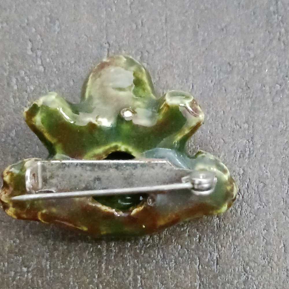 Ceramic Frog Antique Broche Pin Custom Vintage Je… - image 2