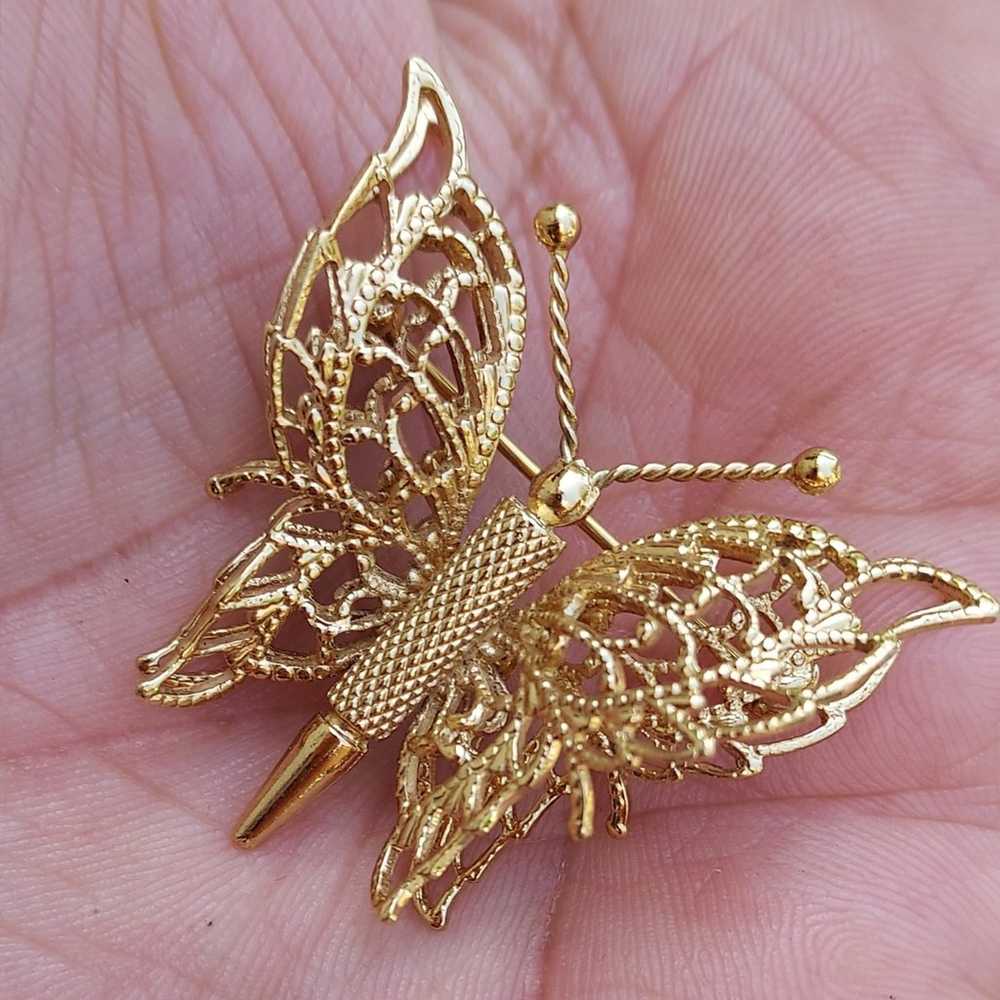 VTG Signed MONET Goldtone Double Wings Filigree B… - image 2