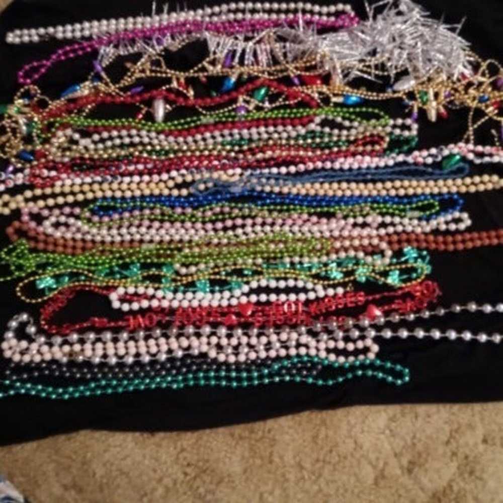 3 LB Marti Gras beads. At least 25 unbroken neckl… - image 5