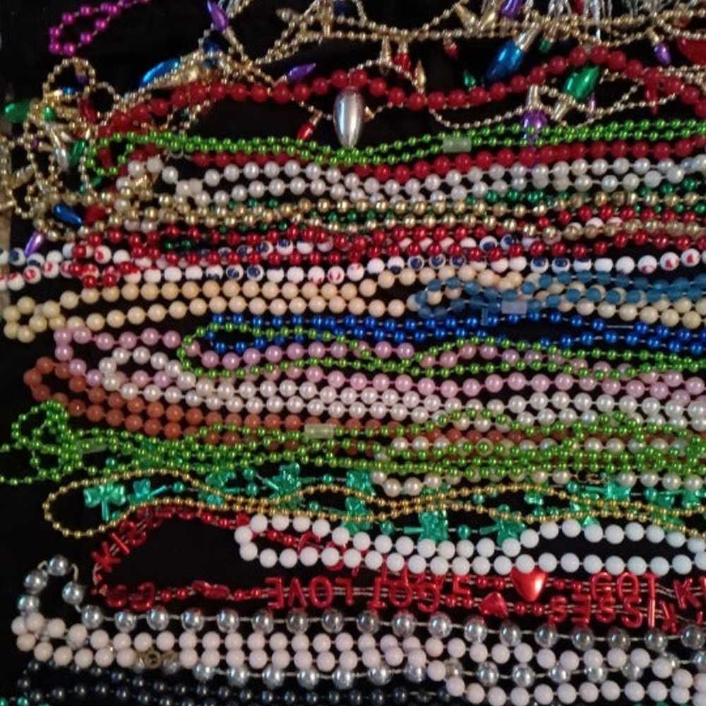 3 LB Marti Gras beads. At least 25 unbroken neckl… - image 6