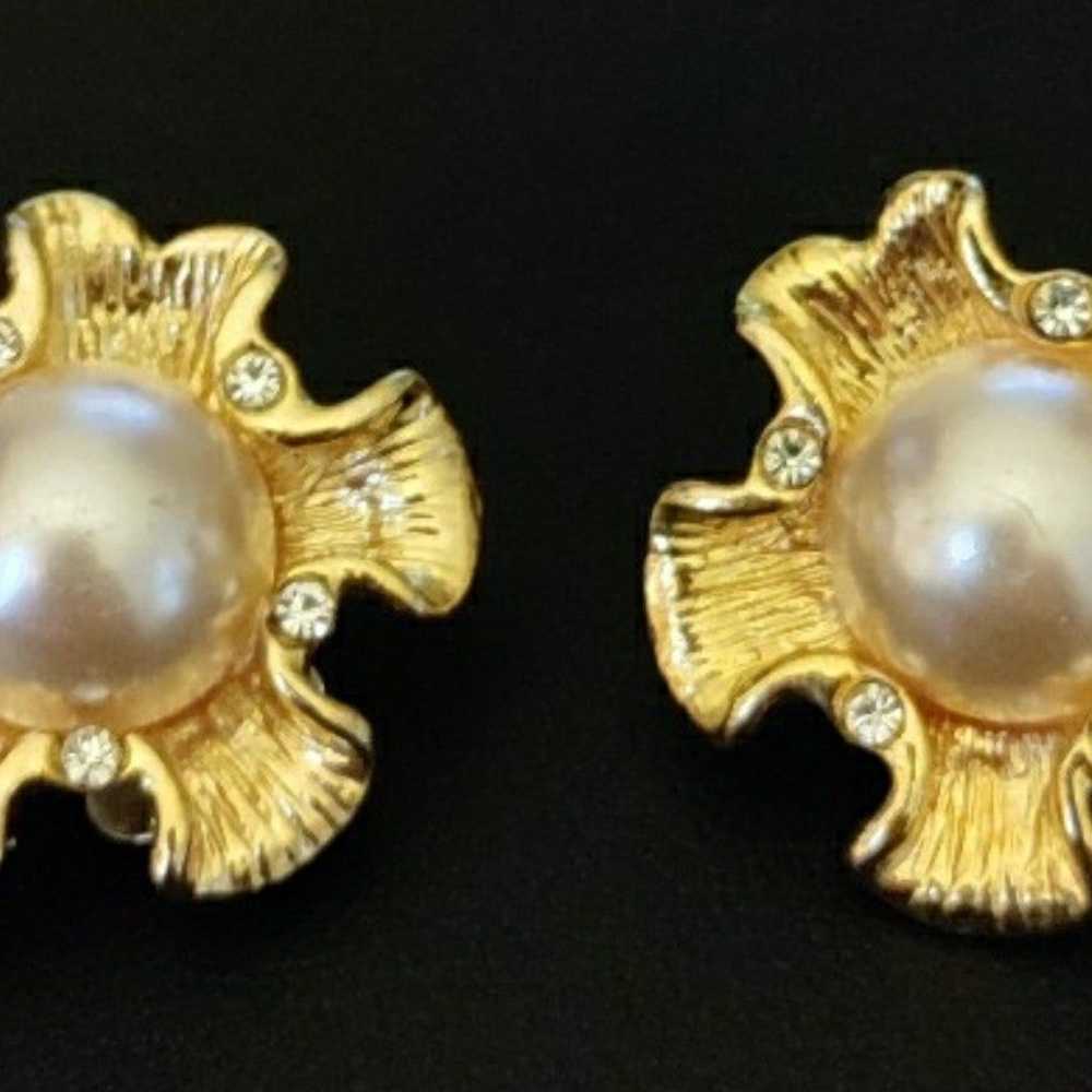 Earrings pearl and rhinstone - image 1