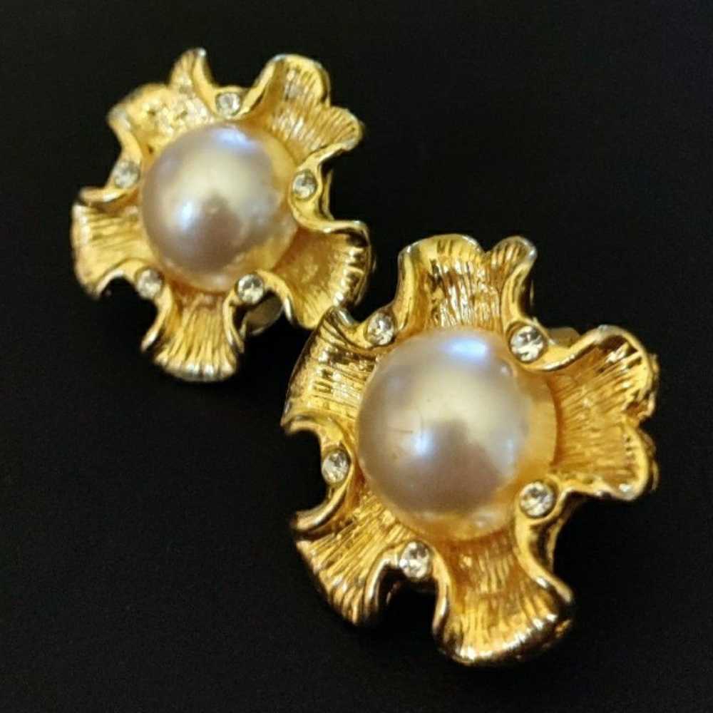 Earrings pearl and rhinstone - image 3