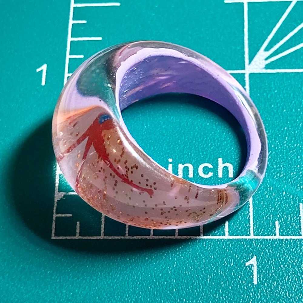 Vintage Lucite Acrylic Ring Size 9 Retro Abstract… - image 10