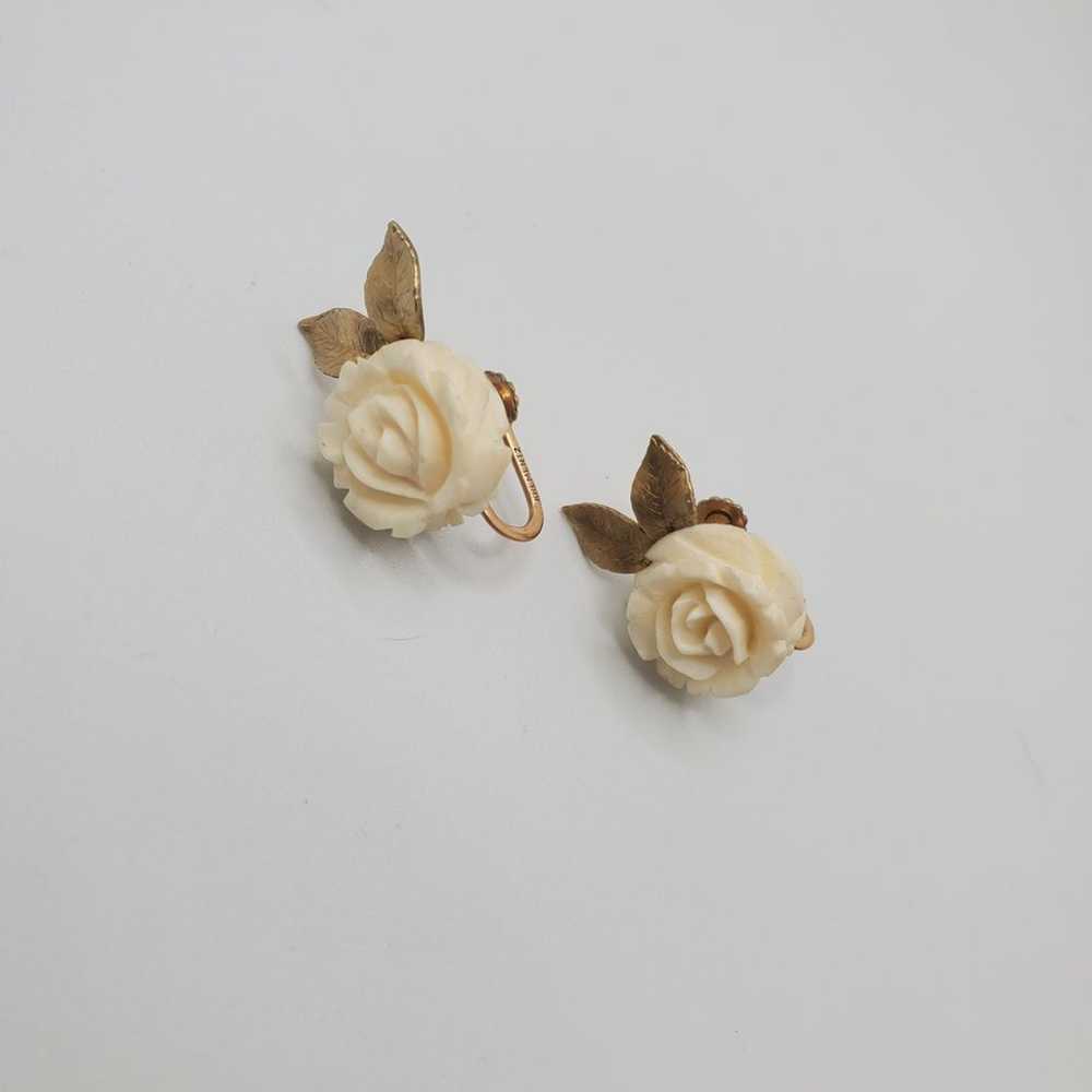 Antique/ vintage Krementz screw back earrings - image 2