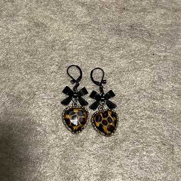 Vintage Betsey Johnson Leopard Heart Earrings - image 1