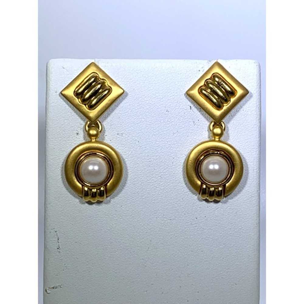 Earrings Pierced Hanging Gold Tone Pearl Vintage - image 4