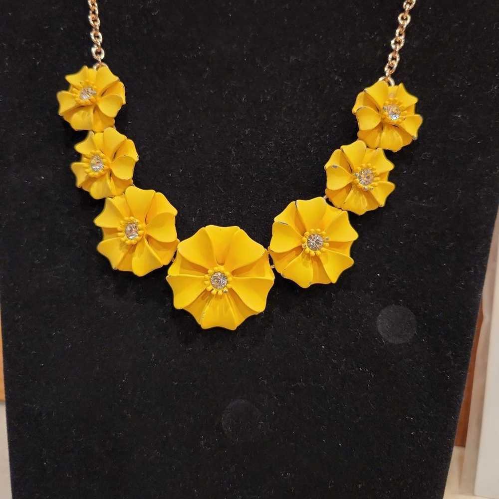 Vintage 1946 Yellow Flower & Rhinestone Necklace.… - image 2