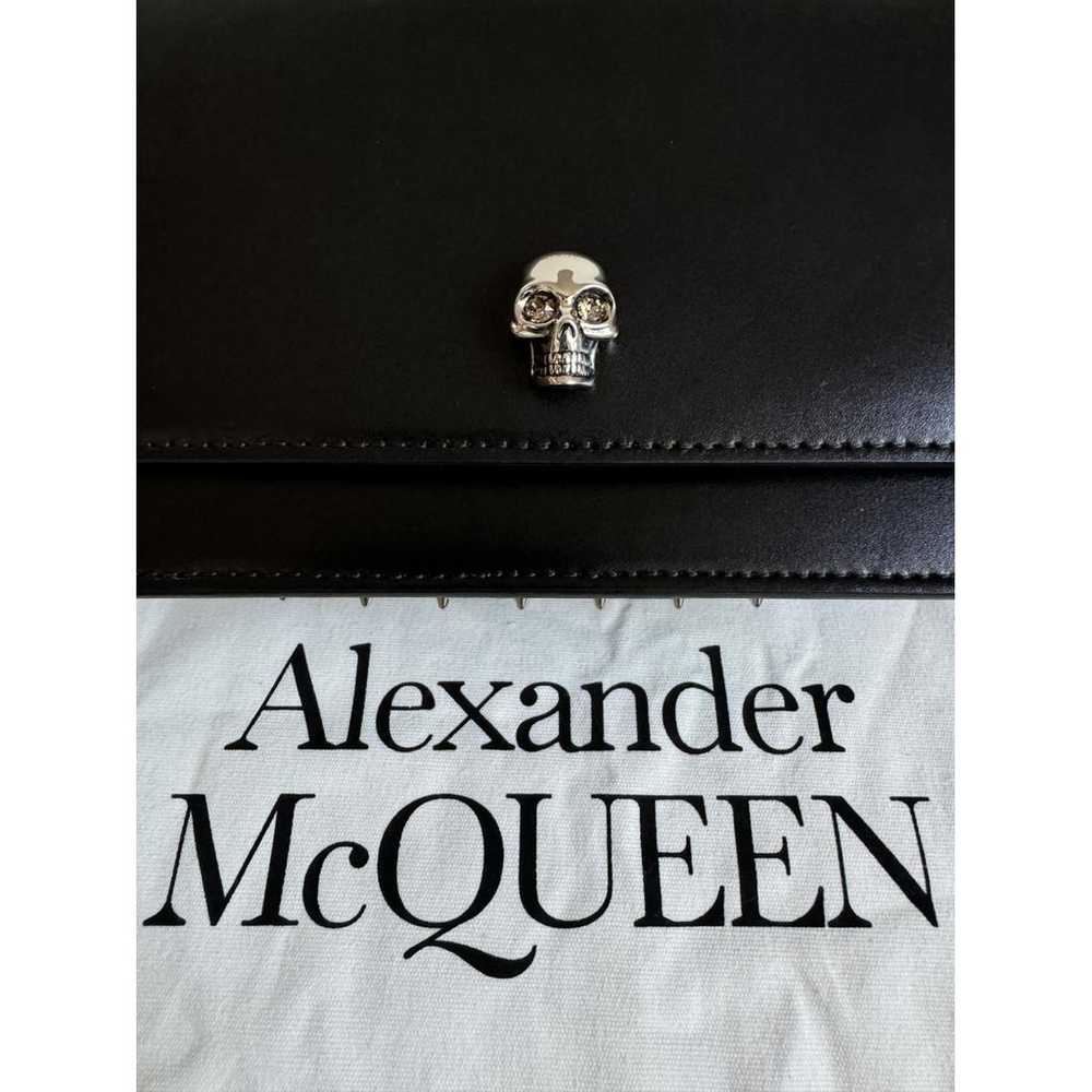 Alexander McQueen Skull leather crossbody bag - image 7