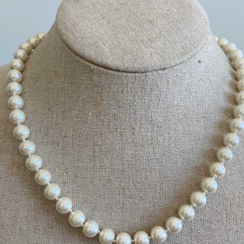 Vintage 8mm faux pearl necklace - image 1