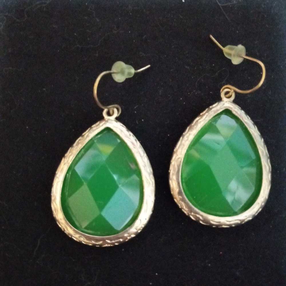 Vintage Costume Emerald Green Teardrop earrings - image 2