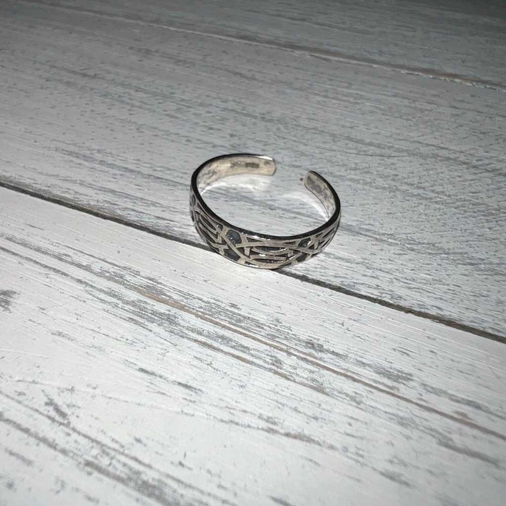 Vintage Sterling silver toe ring in Excellent con… - image 2