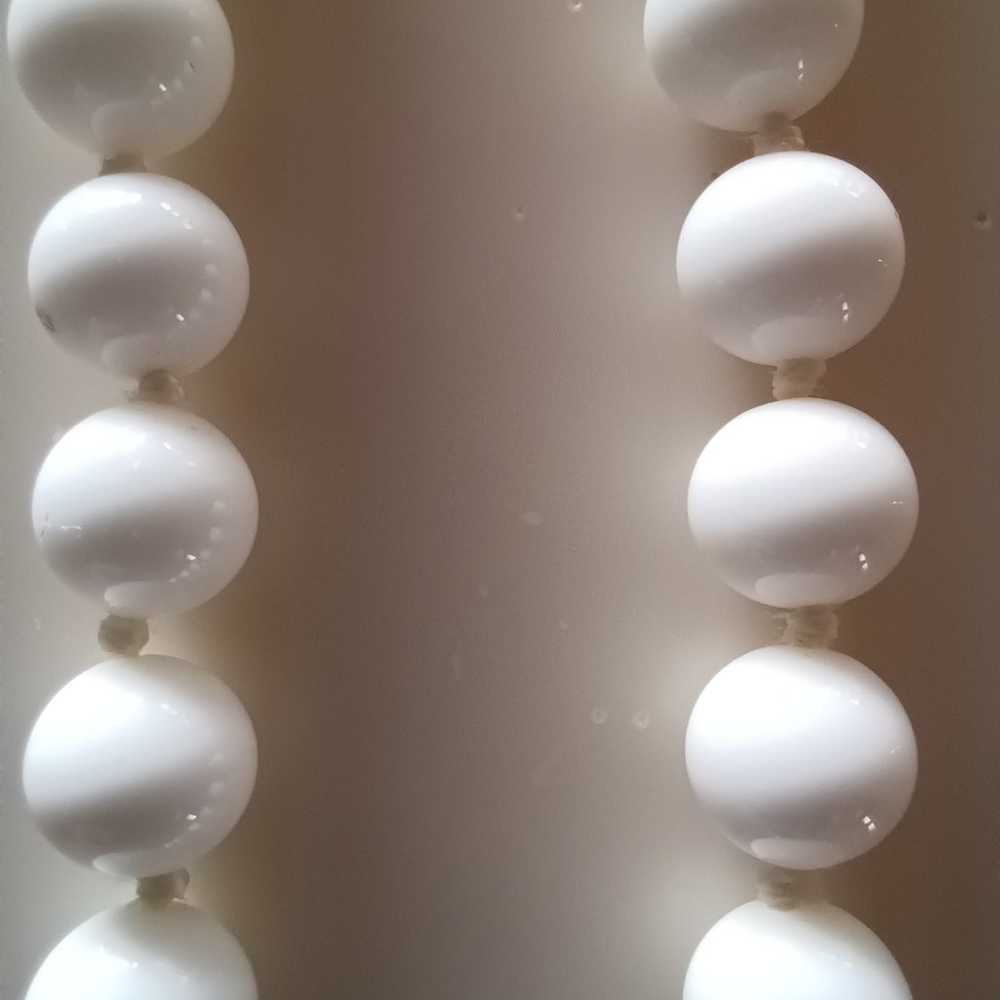 Vintage Monet Milkglass Signed Necklace Gorgeous - image 7