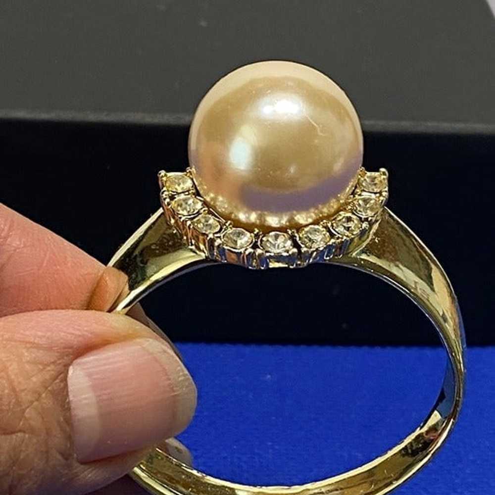 Vintage Giant Gold Tone Faux Pearl Ring Brooch 80… - image 3