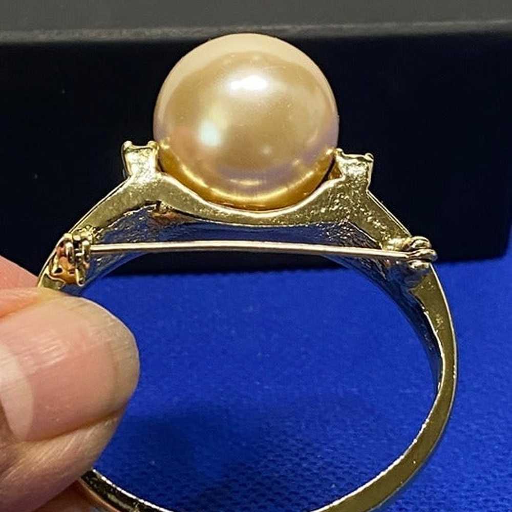 Vintage Giant Gold Tone Faux Pearl Ring Brooch 80… - image 4