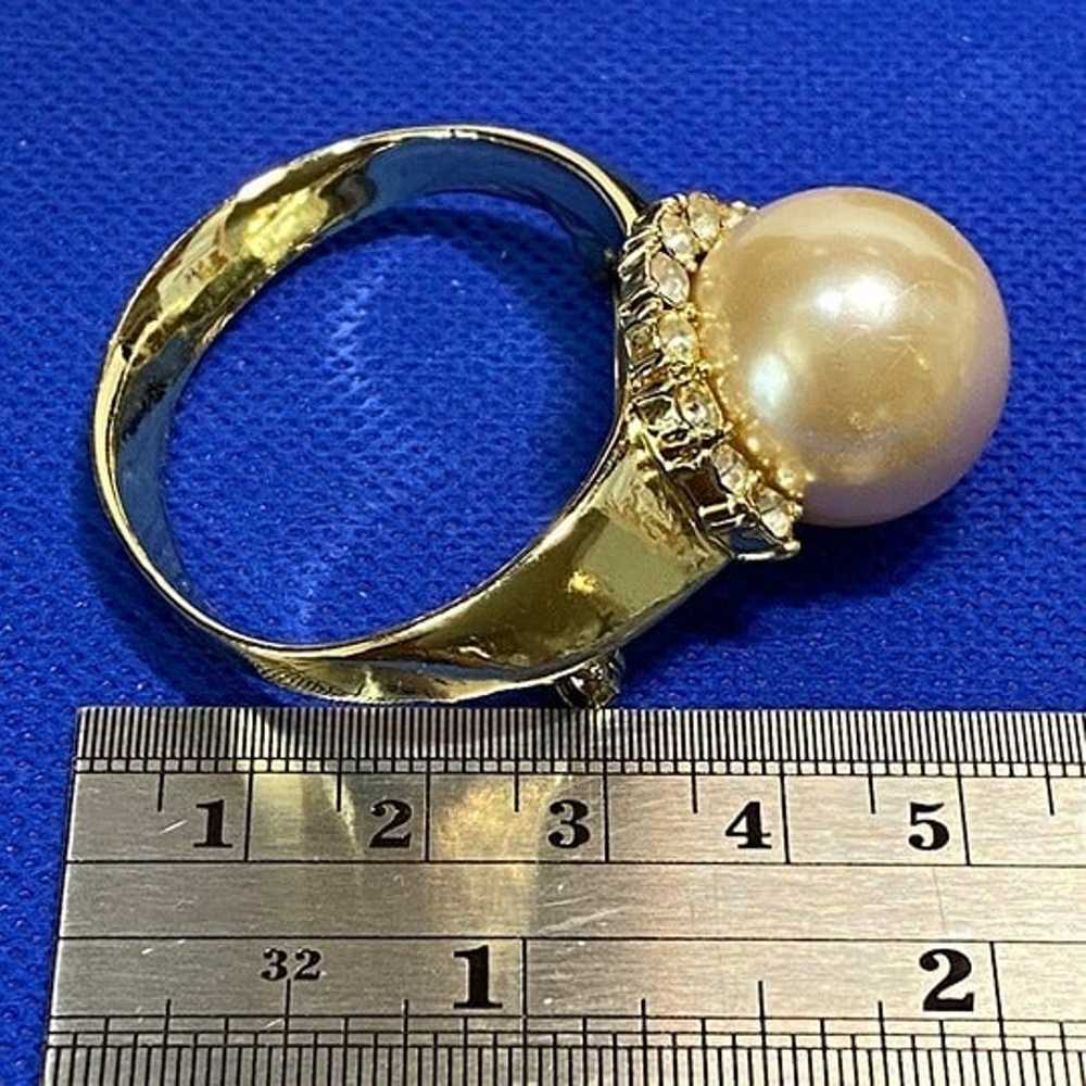 Vintage Giant Gold Tone Faux Pearl Ring Brooch 80… - image 5