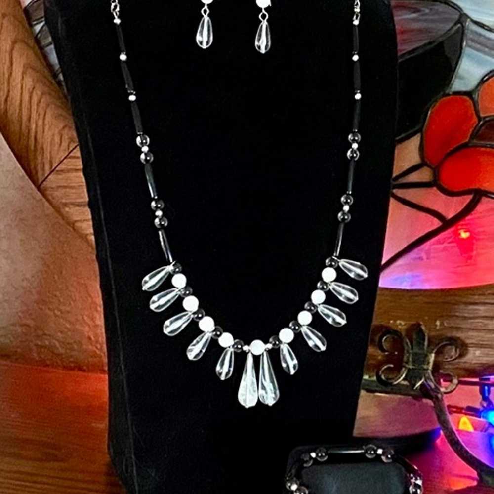 Black/White/Clear Beaded Bib Necklace and Earring… - image 8