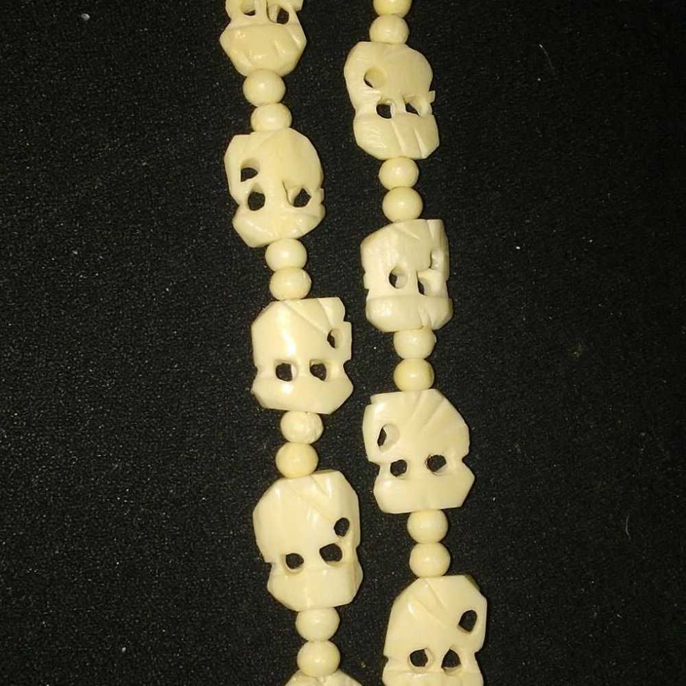 Necklace bone hand carved 1970s India - image 9