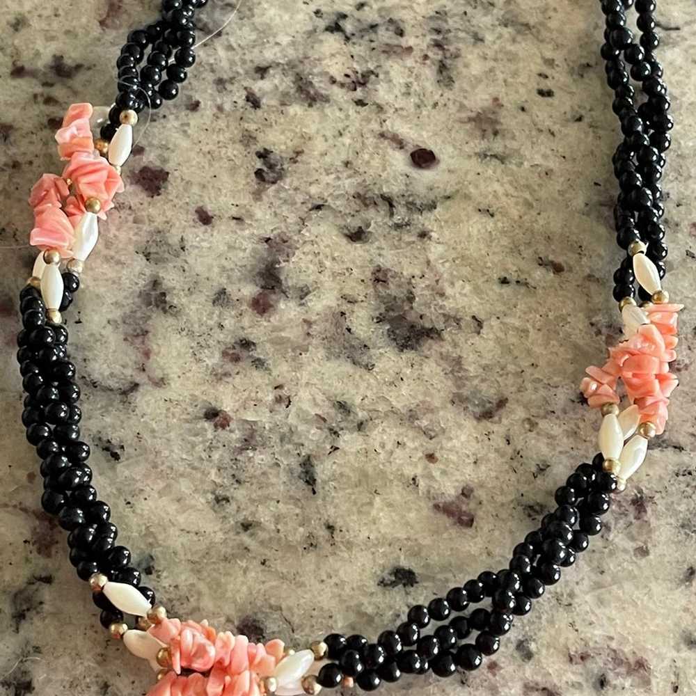 Coral, mother-of-pearl and Onyx Necklace - image 3