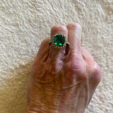 Ladies emerald ring - image 1