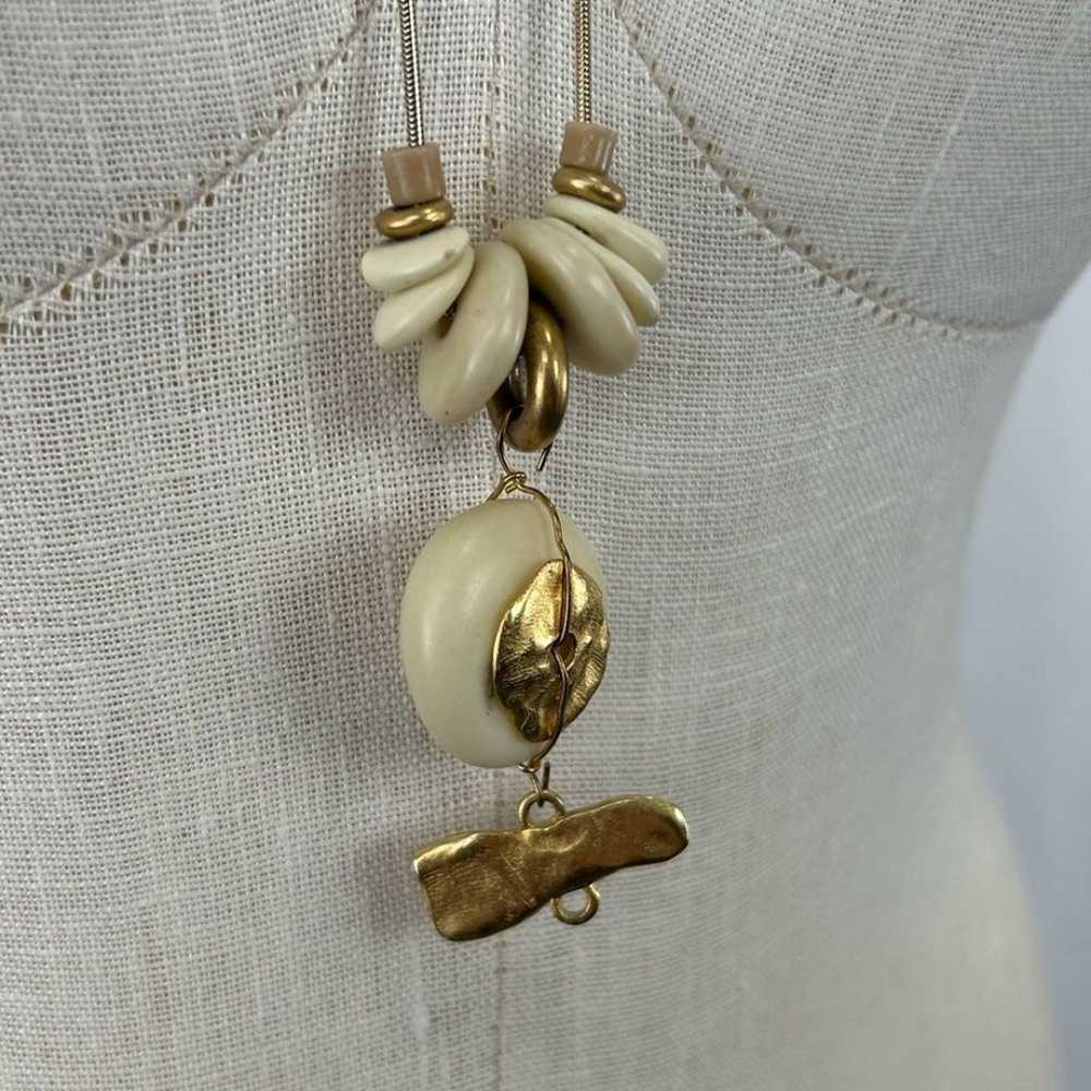 Vintage White and Gold Long Pendant Necklace - image 4