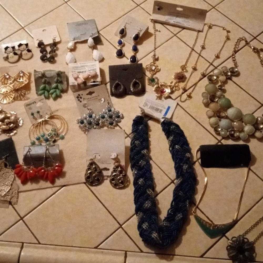 vintage jewelry Lot - 21 pieces - image 1