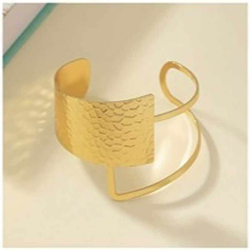 LUXE TEXTURED BANGLE CUFF BRACELET - image 2