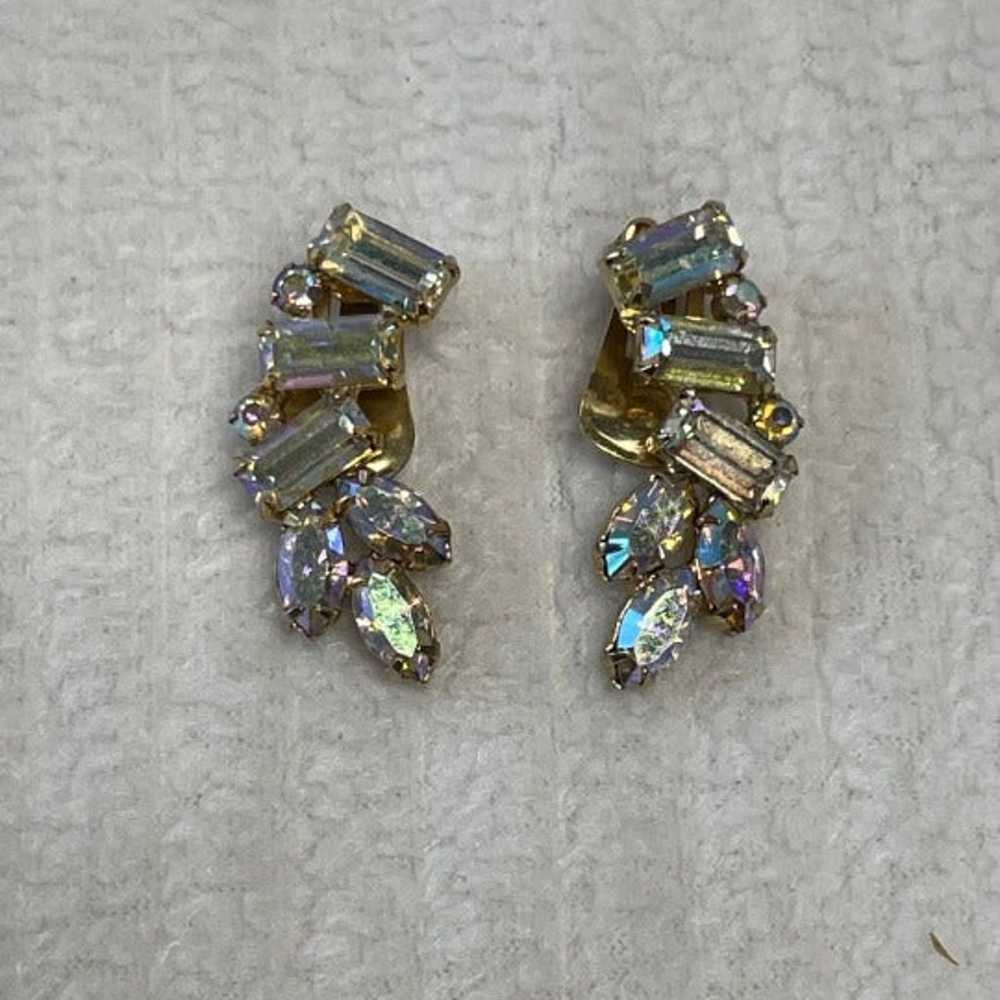 Vintage Weiss Clip-On Rhinestone Earrings - image 1