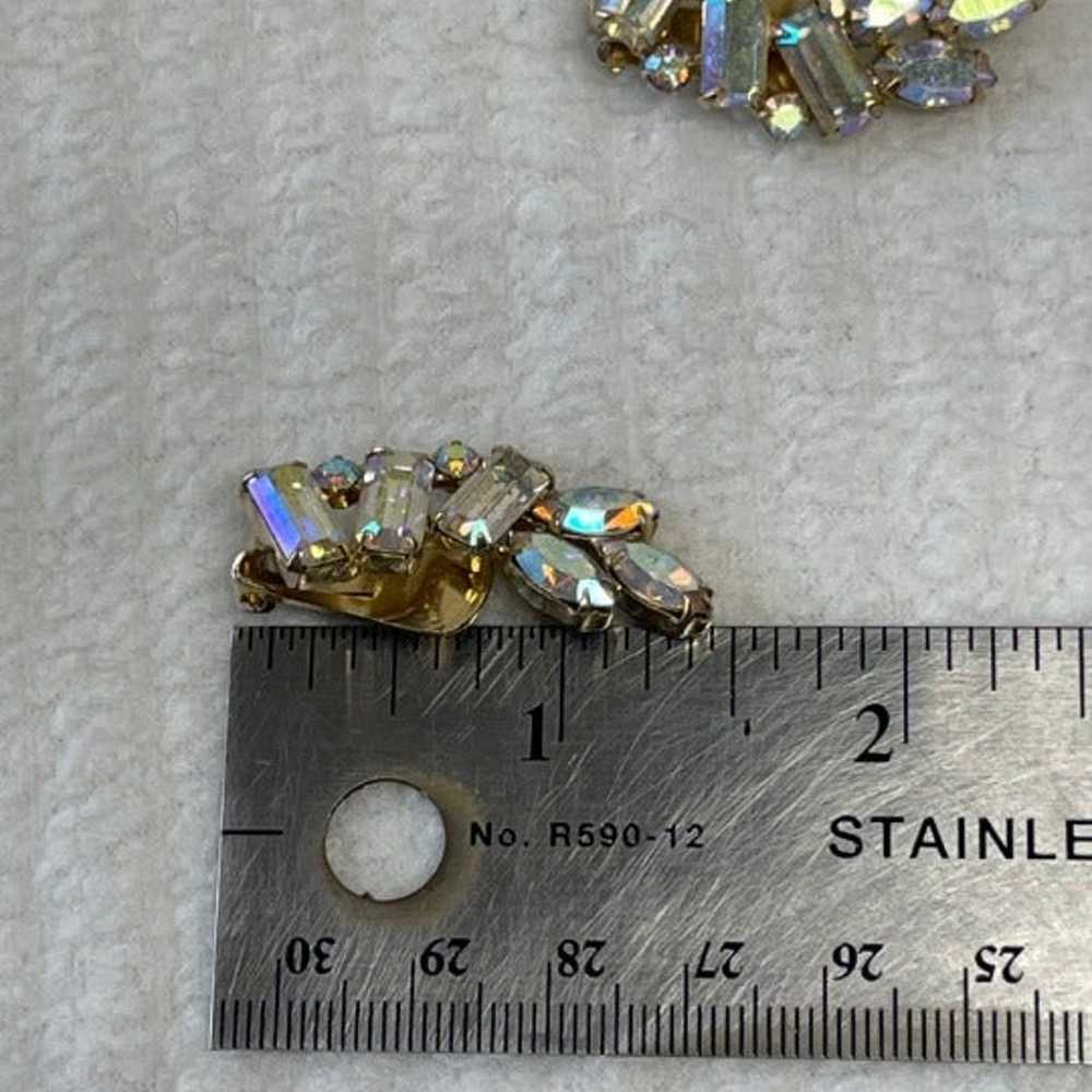 Vintage Weiss Clip-On Rhinestone Earrings - image 5