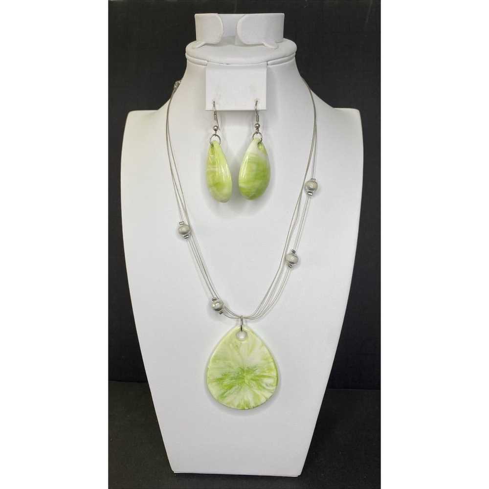 Premier Designs Jewelry White & Green Stone Neckl… - image 1