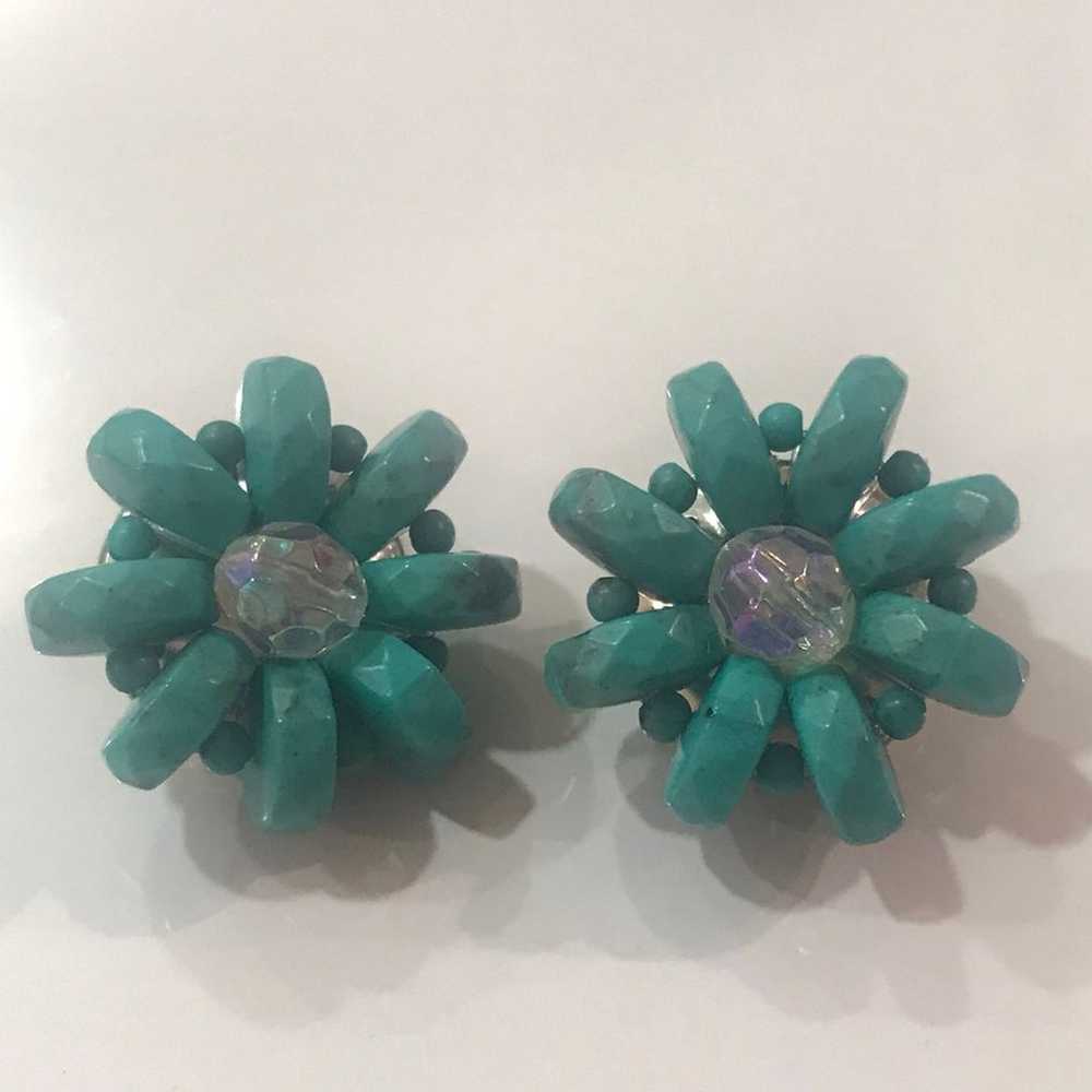 Vintage Turquoise Cluster Clip Earrings - image 1