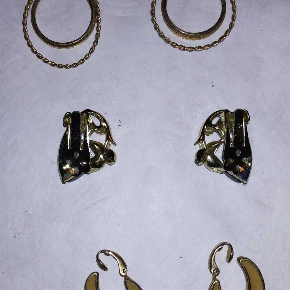 Vintage Avon/Cori Earrings Lot - image 1