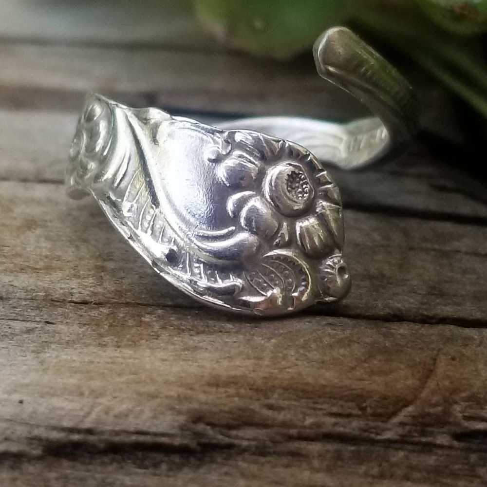 Dainty, vintage spoon ring, size 7 - image 10